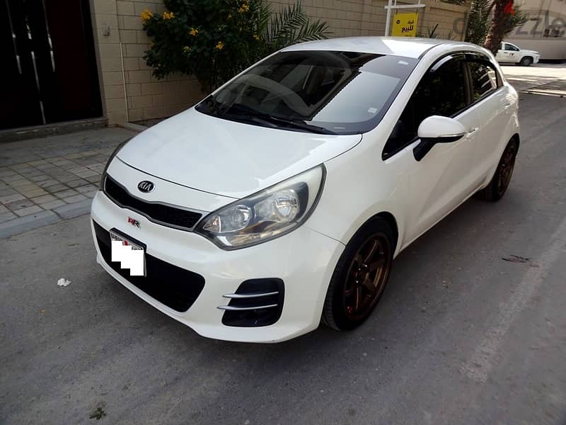 Kia Rio HB 1.4 L 2016 White Well Maintained  For Sale 4