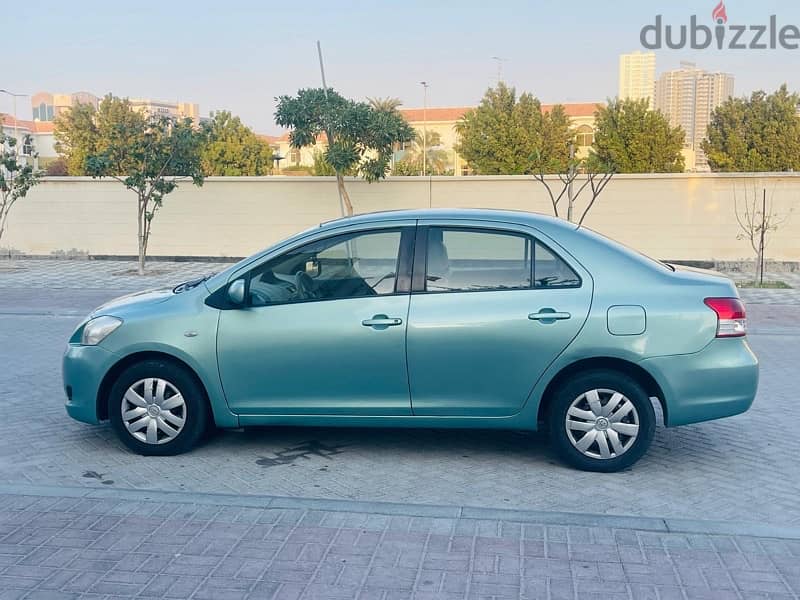 Toyota Yaris 2011 1