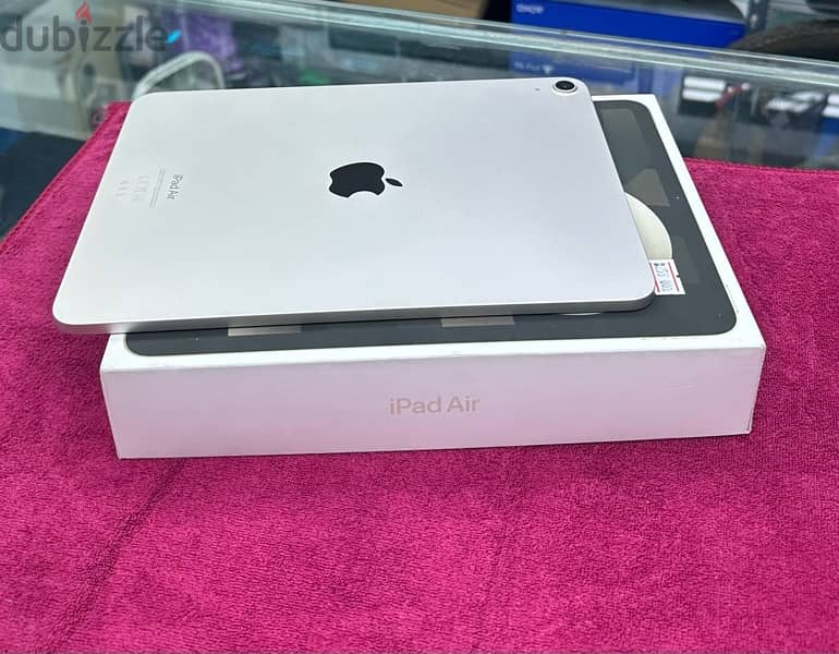 iPad Air (5th generation) Wi-Fi  64 GB with 2 month warranty very 1