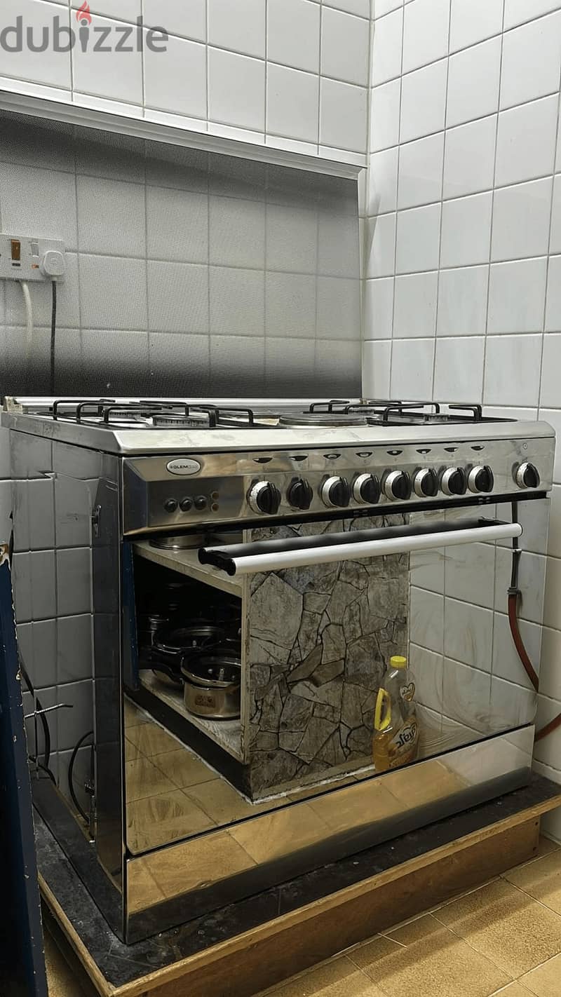 6 Burners (4 gas Burner and 2 electrical burner) and oven/Grill 0