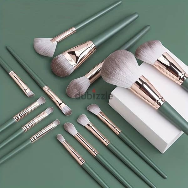 makeup brushes 1