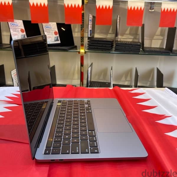 Apple MacBook Pro 2022 M2 2