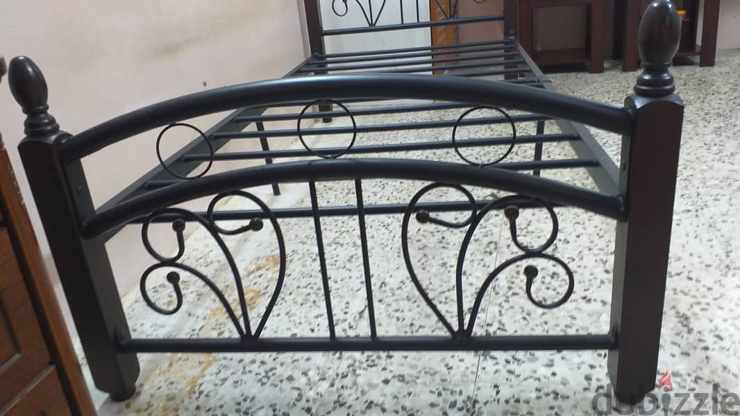 single bed frame with plywood for sale 3