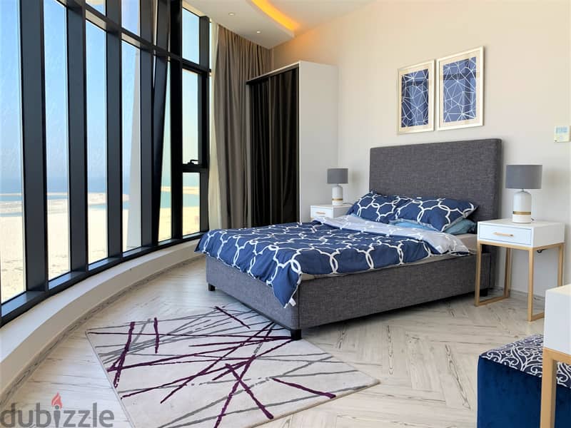 Amazing 2 BHK with a beautiful sea/city view 3