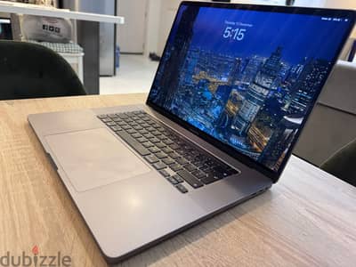 macbook pro 16 inch, 2019, core i7, 16gb,500gb