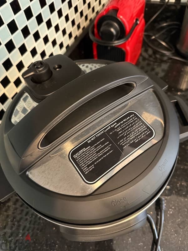 Pressure cooker Instant Pot Duo 1