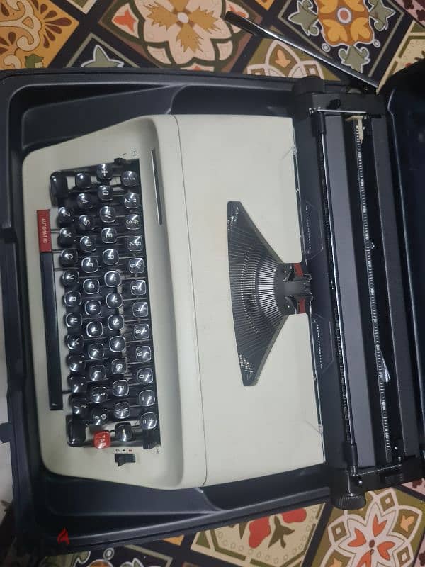 classic typewriter 0