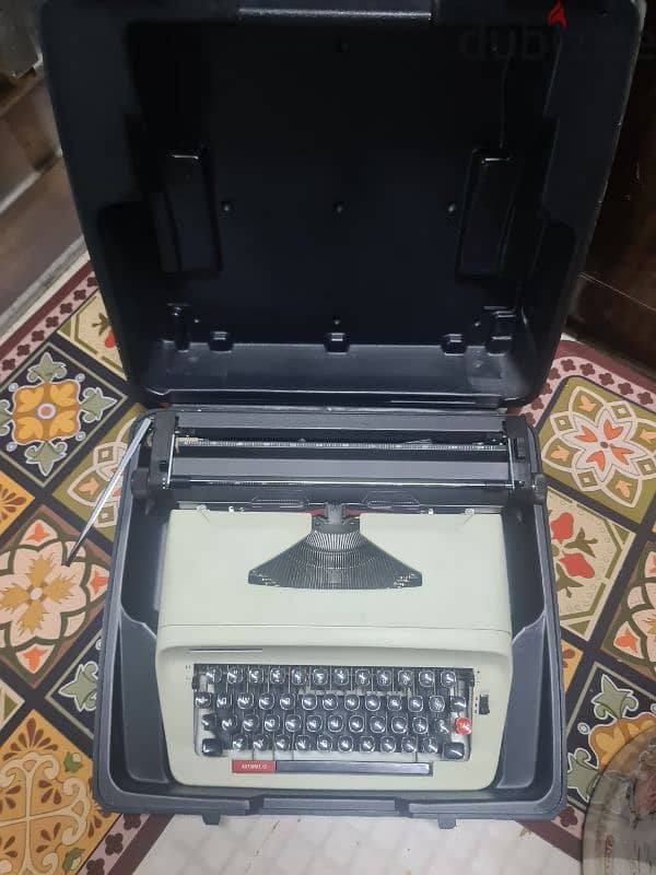 classic typewriter 1