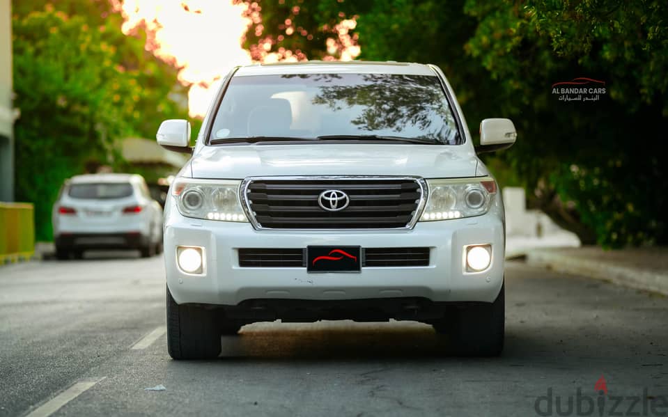 Toyota Land Cruiser 2012 - EXCELLENT CONDITION WHITE 2