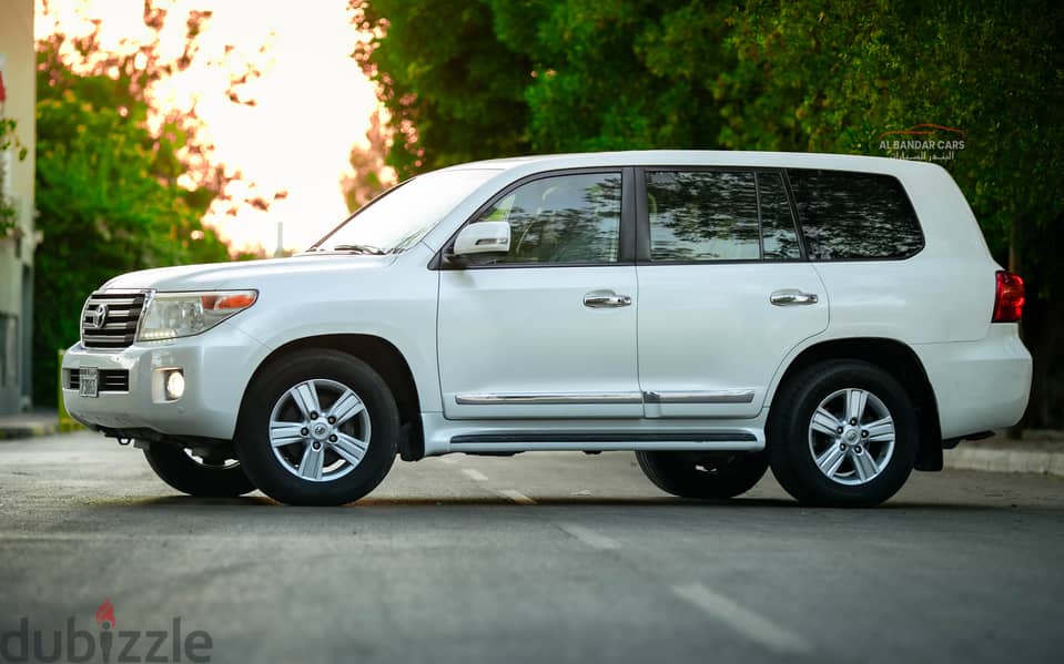 Toyota Land Cruiser 2012 - EXCELLENT CONDITION WHITE 6