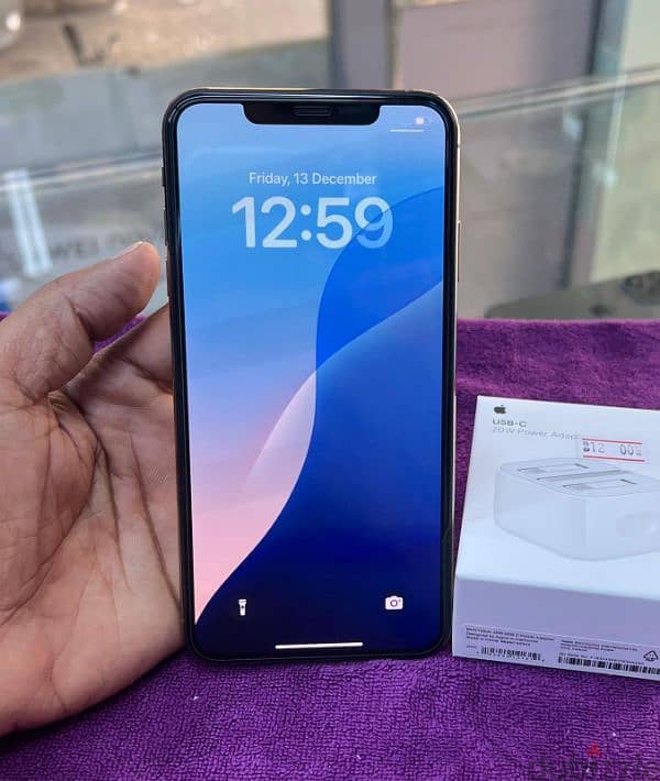 iPhone Xs Max 256 GB internal memory like new mobile clean 0