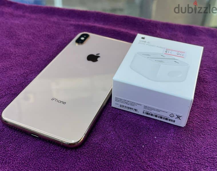 iPhone Xs Max 256 GB internal memory like new mobile clean 2