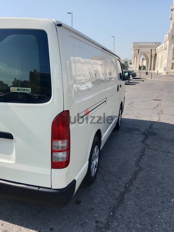 Toyota Hiace 2017 4