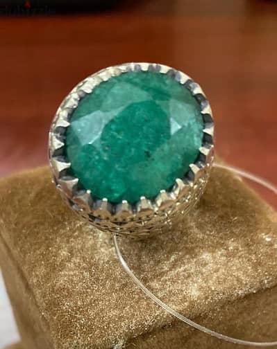 Emerald ring زمرد