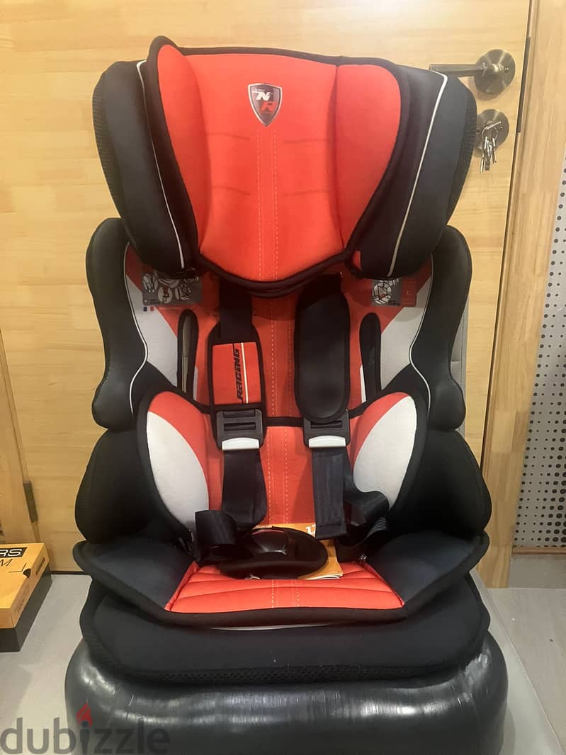 Car Seat with Adjustable Head Support (0+ to to 12 years) - Almost NEW 1