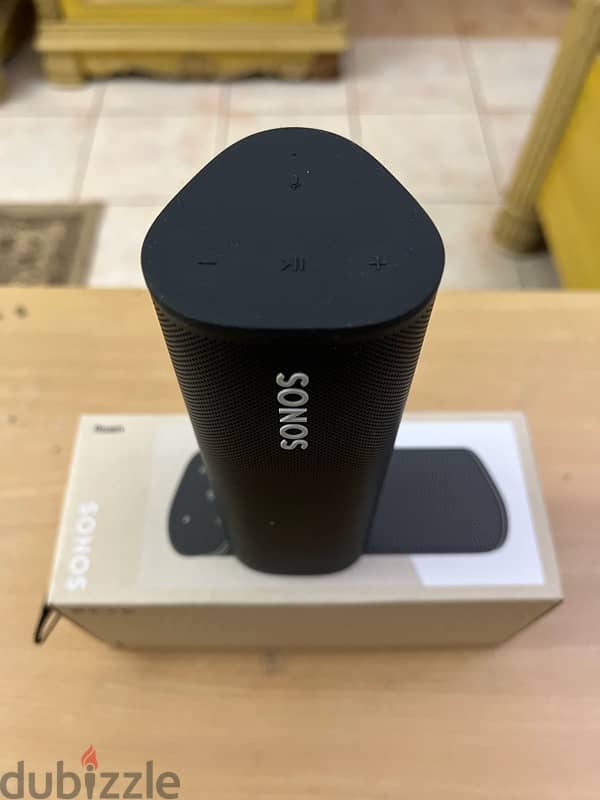 Sonos - Roam- wireless smart speaker with charger cable 3