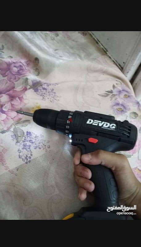 12V Drill Driver With Only One Screw 1