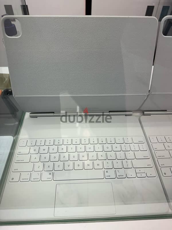 iPad 12.9 keyboard 0