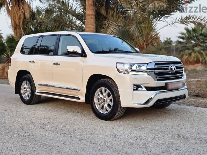 Toyota Land Cruiser 2017 1