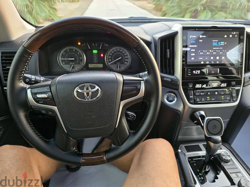 Toyota Land Cruiser 2017 10