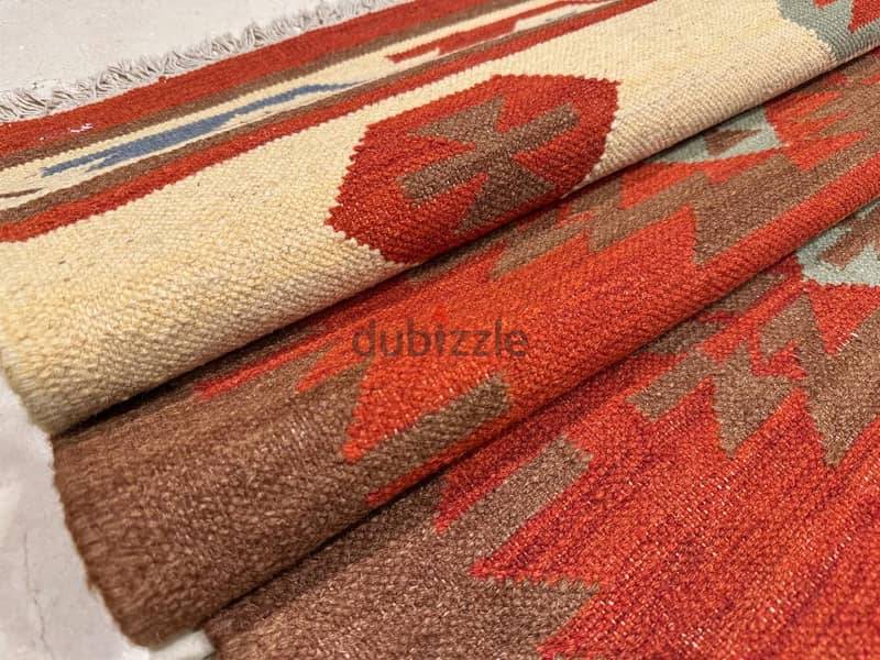 Authentic Handwoven Kilim Rug – 4 Meters Long, Excellent Condition 3