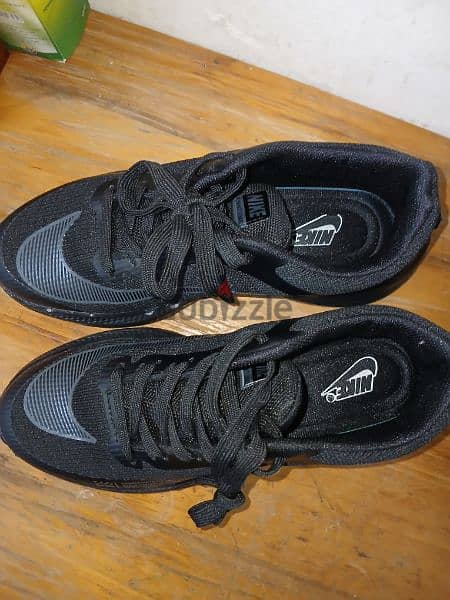 Nike shoes black color 2