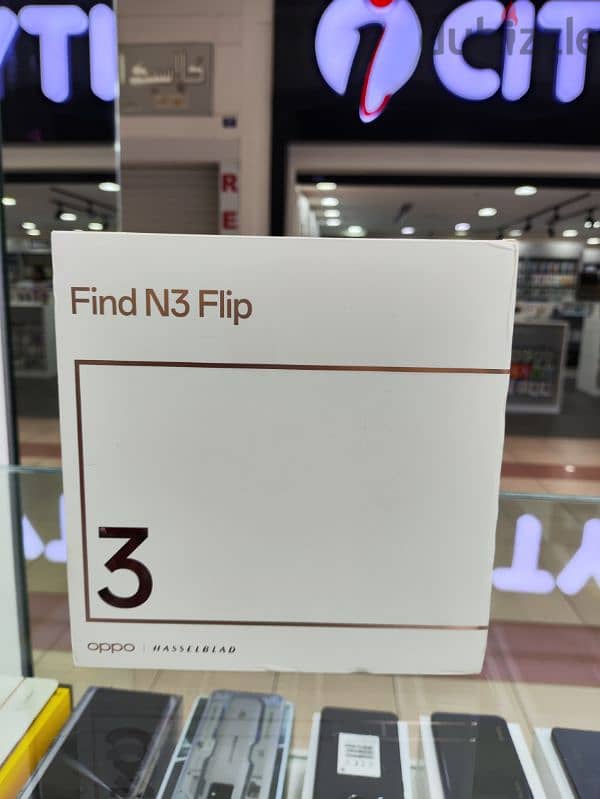 oppo Find N3 Flip 256GB with 12GB pink colour 1