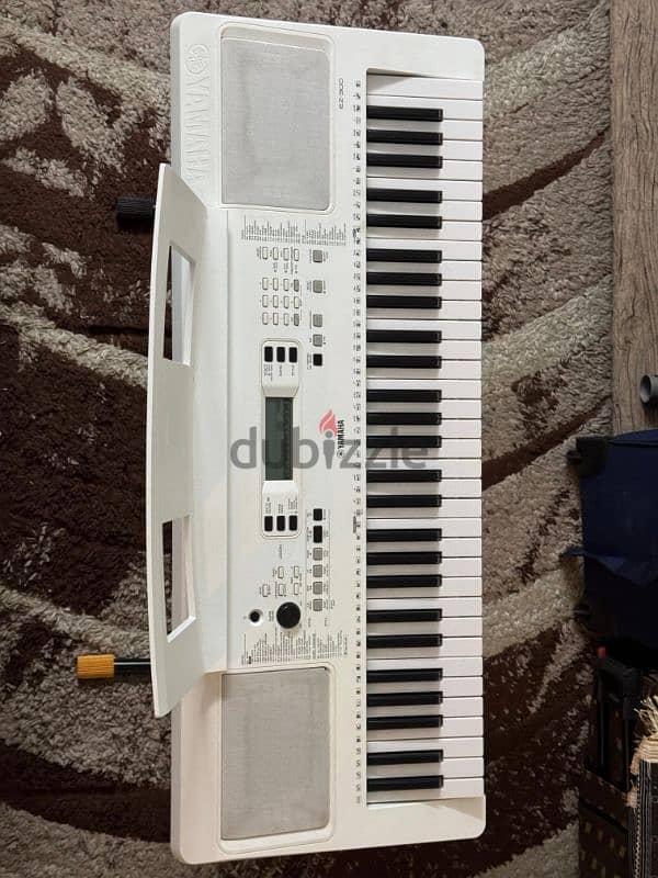 Yamaha EZ-300 Keyboard 0