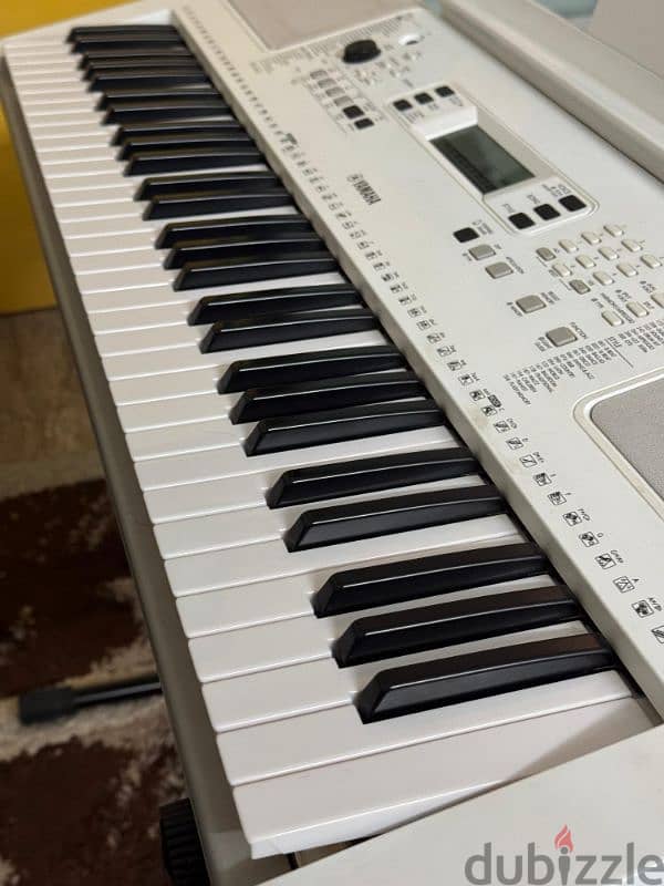 Yamaha EZ-300 Keyboard 1