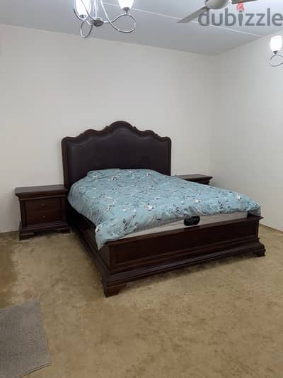 used luxurious bedسرير فاخر مستعمل مع مرفقاته | used luxurious bed set