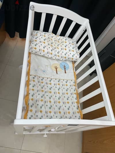 crib used only 1 month ( سرير طفل استعمال شهر واححد(