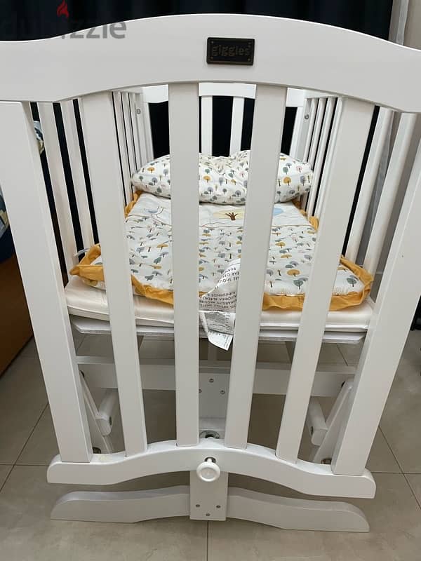 crib used only 1 month ( سرير طفل استعمال شهر واححد( 2