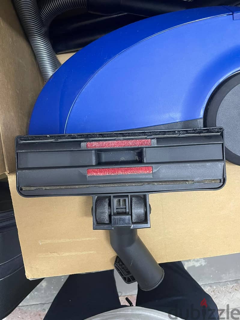 Samsung Vacuum Cleaner 2200W, Same like new 4