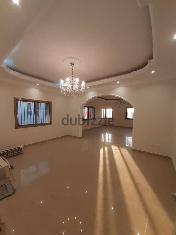 للايجارنص فيلافخمة في عالي For rent half a villa in Aali 2