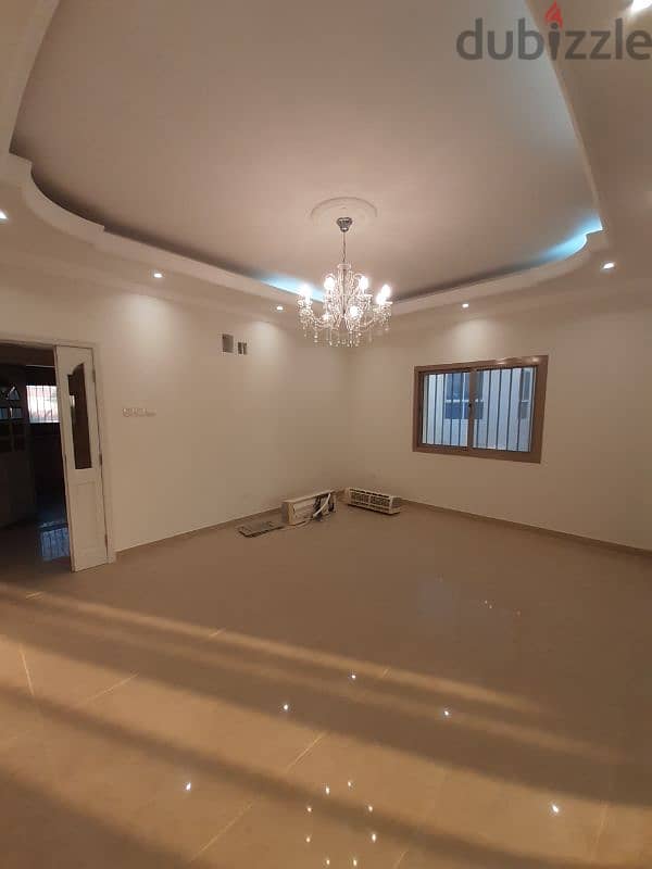 للايجارنص فيلافخمة في عالي For rent half a villa in Aali 3