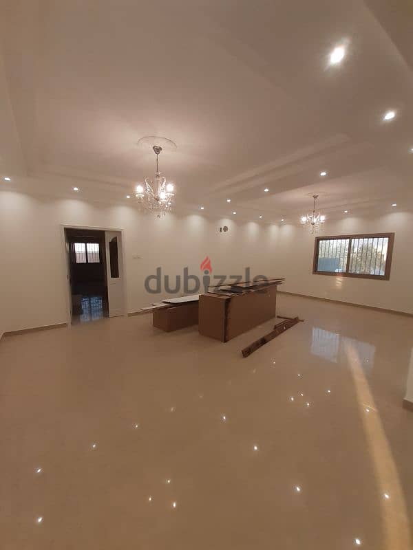 للايجارنص فيلافخمة في عالي For rent half a villa in Aali 4