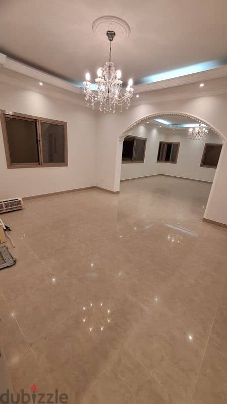 للايجارنص فيلافخمة في عالي For rent half a villa in Aali 11