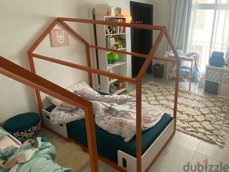 Kids single beds (2 beds) 1