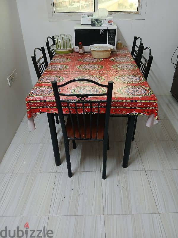 Dining table set 0