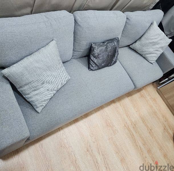 3 seats sofa 0