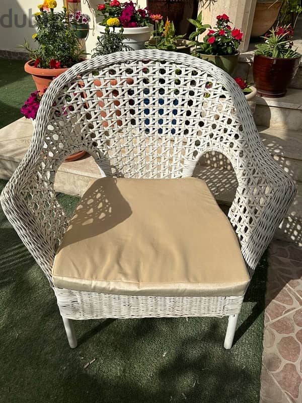 furniture in excellent condition 2