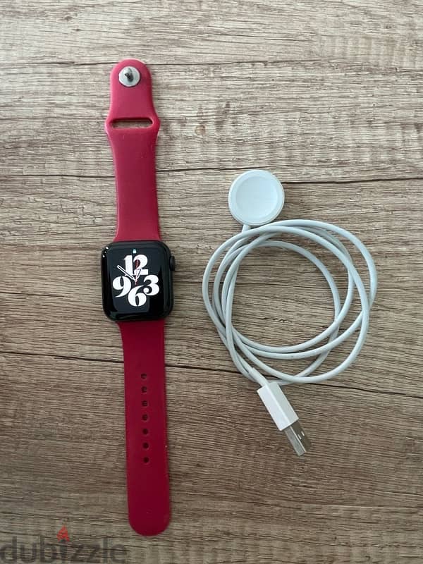 Apple Watch Series 6, 40 MM - Excellent Condition 0