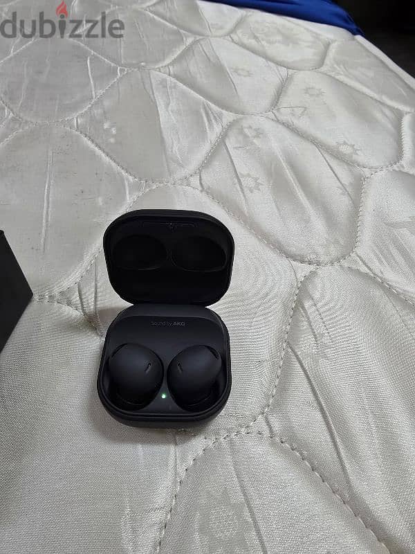 this is new before 1.5 month i buy new Air buds 2 pro 1