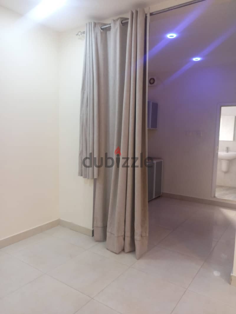 STUDIO FLAT FOR RENT IN RAS RUMMAN 140BD WITH UNLIMITED EWA - 37052669 2