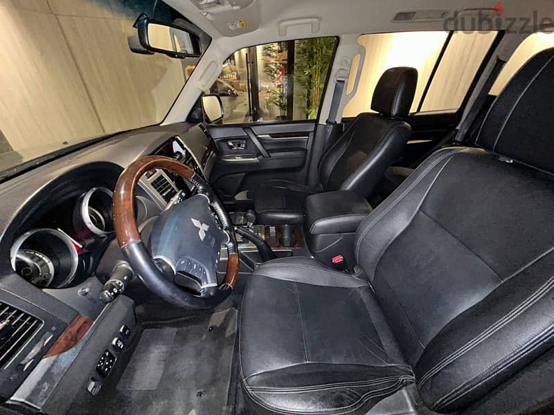 Mitsubishi Pajero GLS MODEL 2020 v6 FOR SALE 7 seater 3