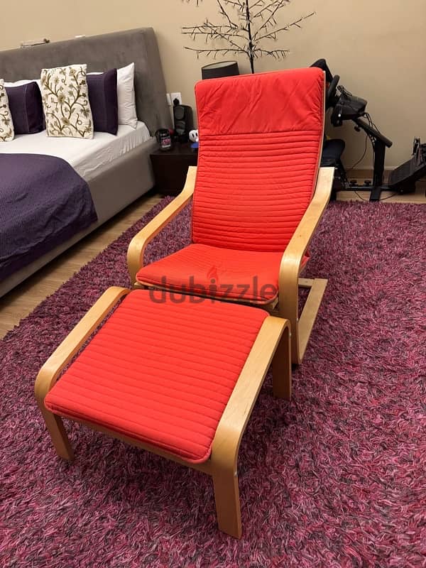 Chair with footrest 2