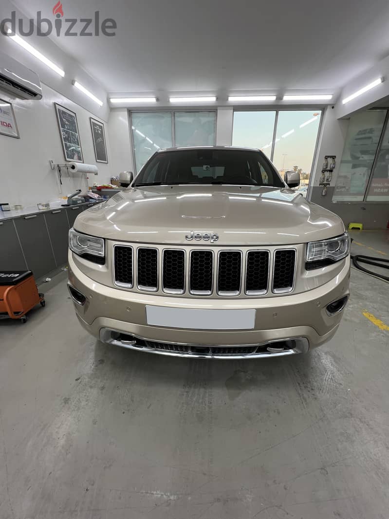 Jeep Grand Cherokee Overland in Excellent Condition, Agency Maintained 3