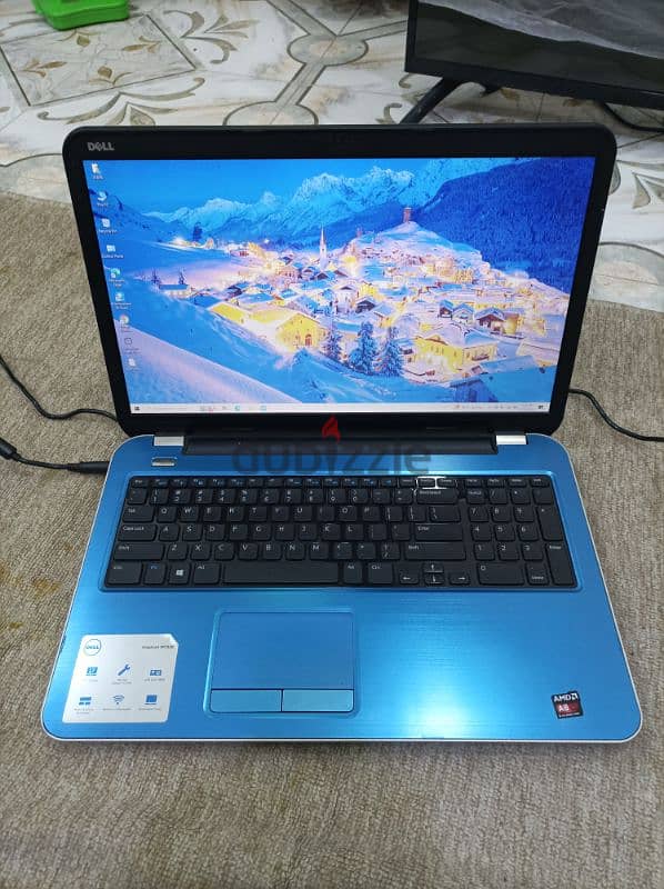 Dell Inspiron  17.3 inch AMD Quad-Core A8  500 GB ram 8 0