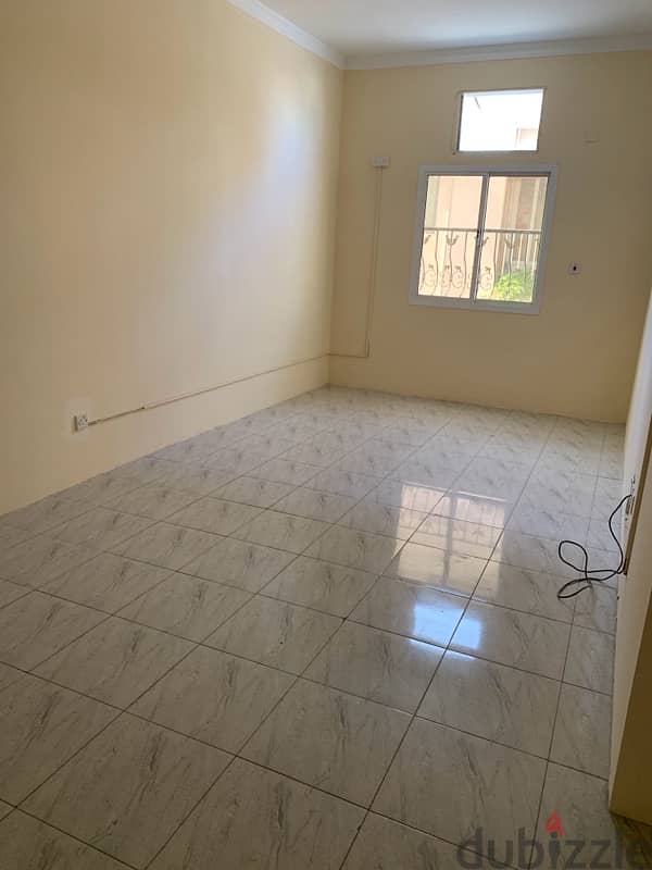 2 Bedrooms in Salmanya 0