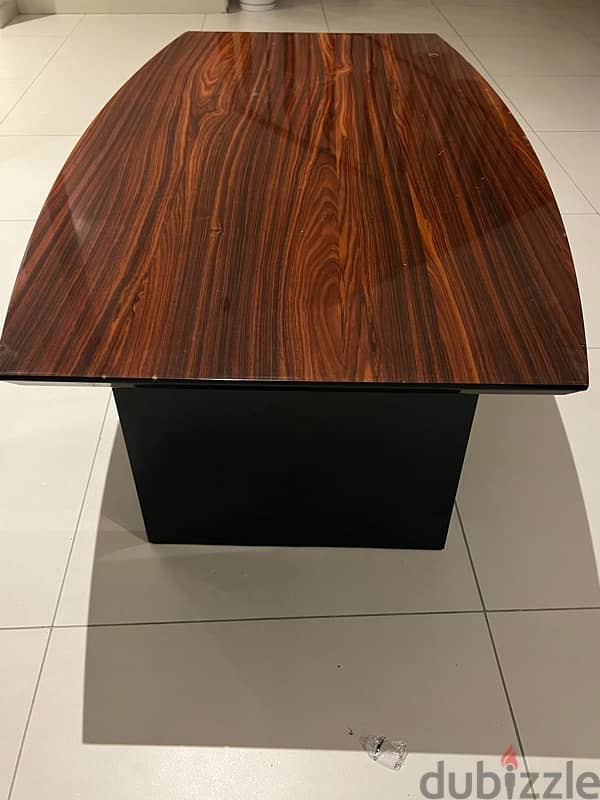 excellent conditon coffee table (two size available) clearance price 4